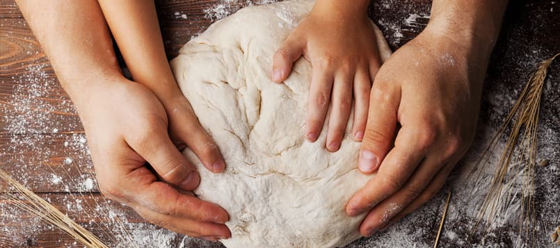 Amasado-al-hacer-pan-en-casa